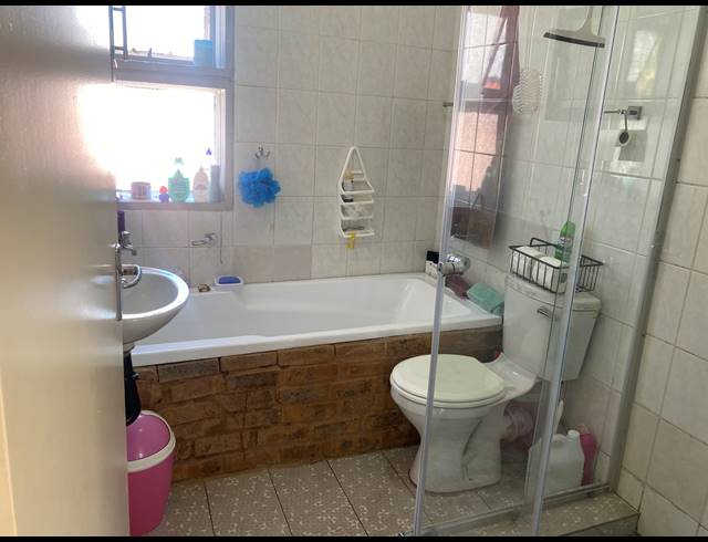 2 BEDROOM TOWNHOUSE FOR SALE IN NEW REDRUTH